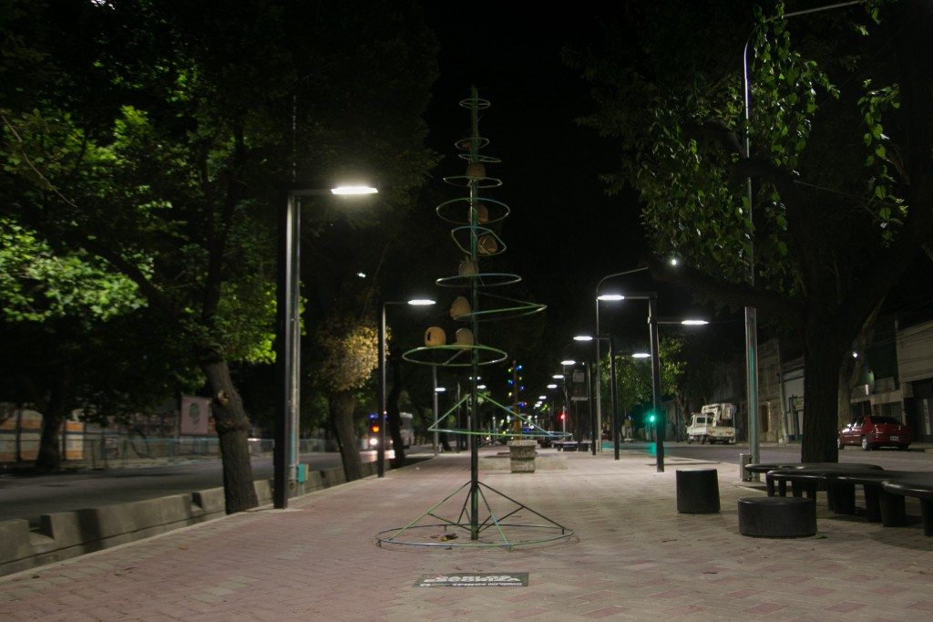 Pino navideño. Paseo Pedro Molina 8